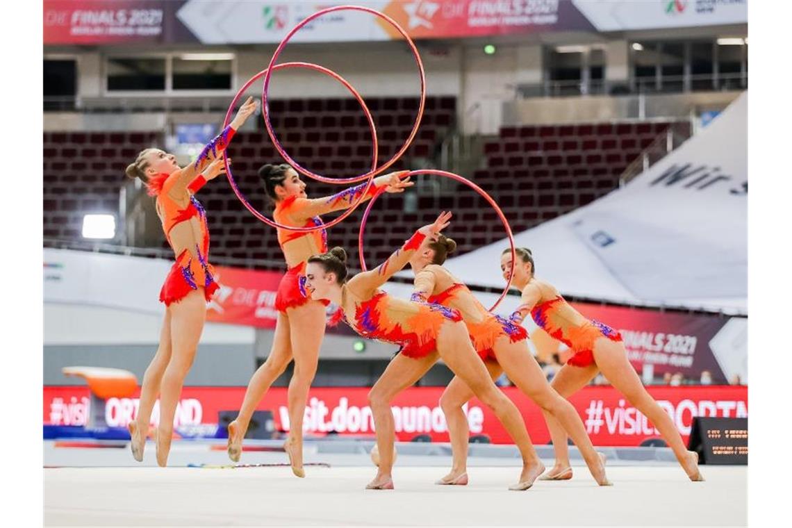 Bei den Finals werden in 18 Sportarten die nationalen Meisterinnen und Meister ermittelt, wie beim Mehrkampf der Rhythmische Sportgymnastik. Foto: Rolf Vennenbernd/dpa