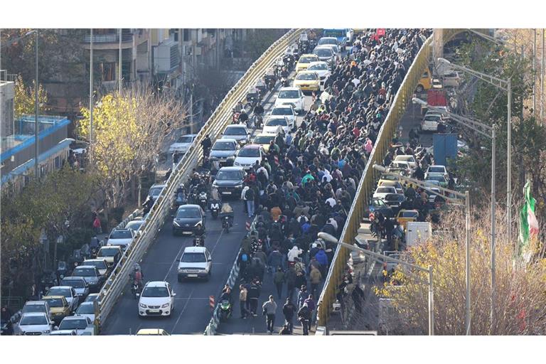 Bei den Protesten im Iran kommt es zunehmend zu Gewalt. (Archivbild)