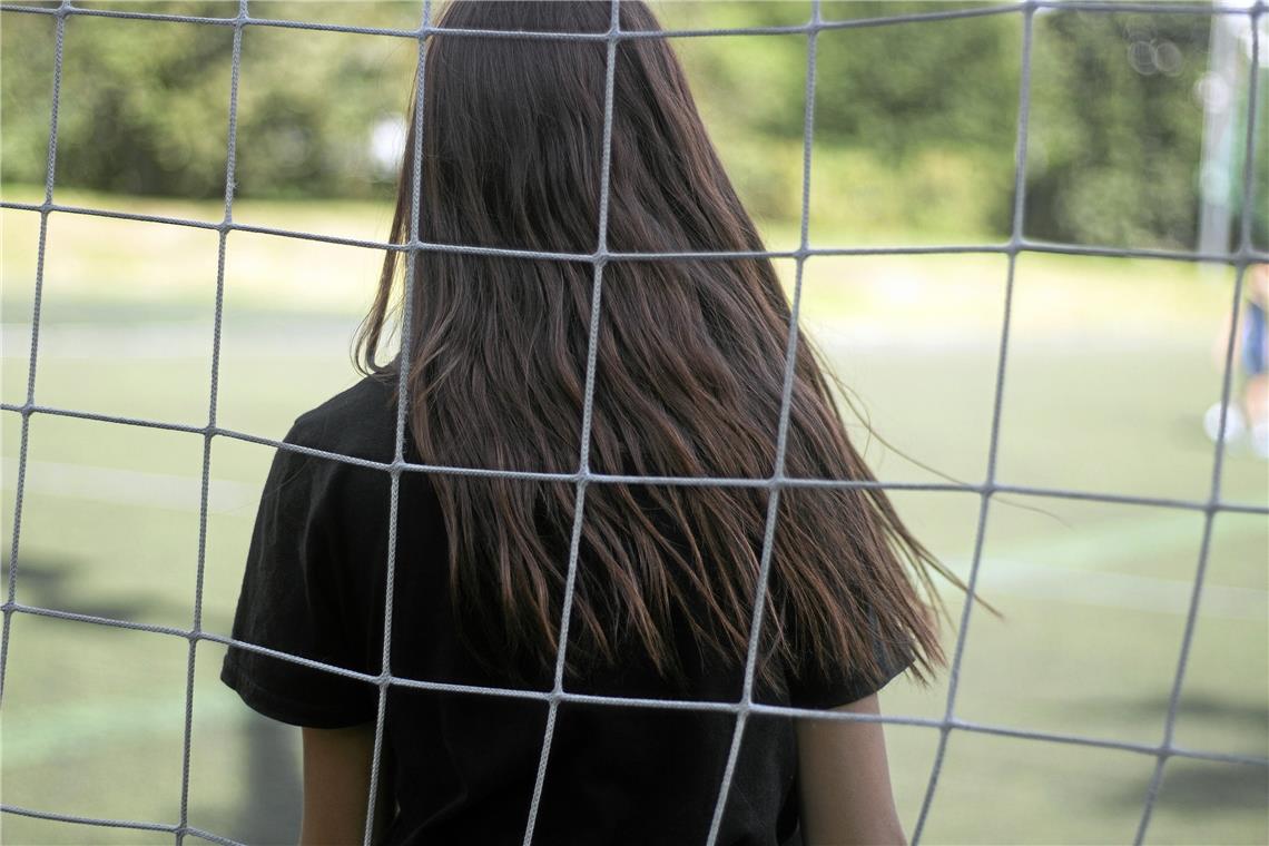 Sensibilisiert für sexualisierte Gewalt Bei den Vereinen der Region wie bei der TSG Backnang 1846 oder beim TV Murrhardt ist keiner alleine. Symbolfoto: Adobe Stock/Олег Копьёв