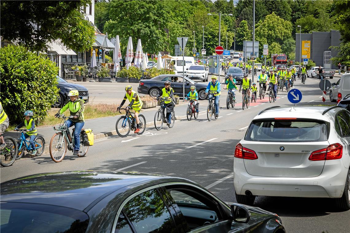 Stadtradeln in Backnang startet mit Initialzündung Bei der Auftaktaktion waren auch viele Kinder mit von der Partie. Foto: Alexander Becher