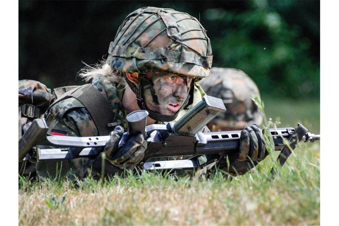 Bei der Bundeswehr sollen künftig Dienstgrade „gegendert“ werden. Foto: Axel Heimken/dpa