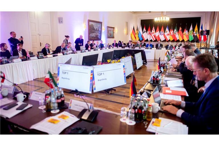 Bei der Energieministerkonferenz auf Norderney ging es unter anderem um den Ausbau der Erneuerbaren und der Stromnetze.