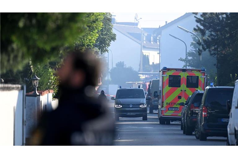 Bei der Explosion wurde ein Mensch tot aufgefunden – die Polizei vermutet die Person als tatverdächtig.