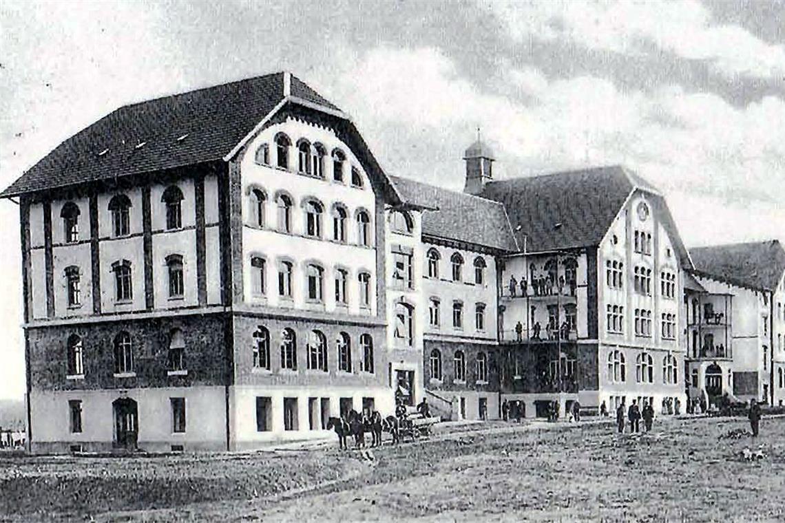 Bei der Führung gibt es Wissenswertes rund um Christian Hämmerle zu erfahren, der unter anderem das Altenheim im Staigacker erbaute. Fotos: Stadtarchiv Backnang