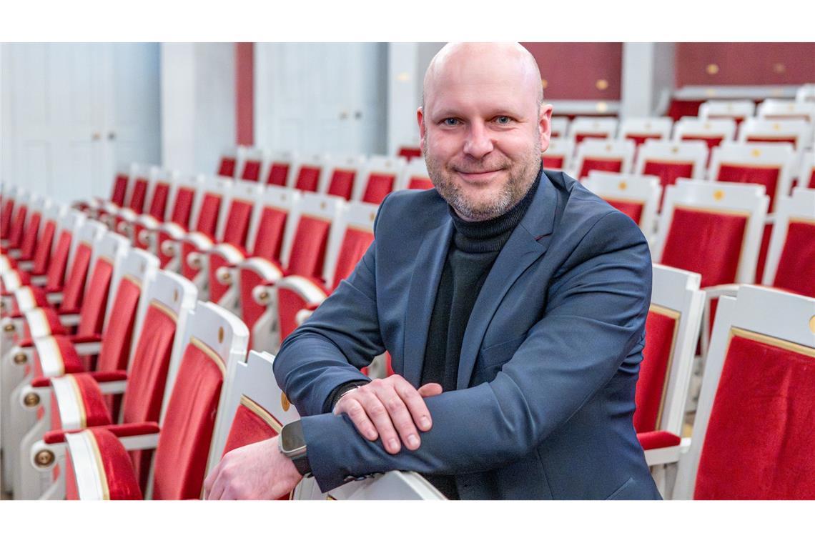 Bei der Gestaltung des Spielplans bescheinigte die Jury dem Regensburger Intendanten Sebastian Ritschel Mut und Innovationskraft.