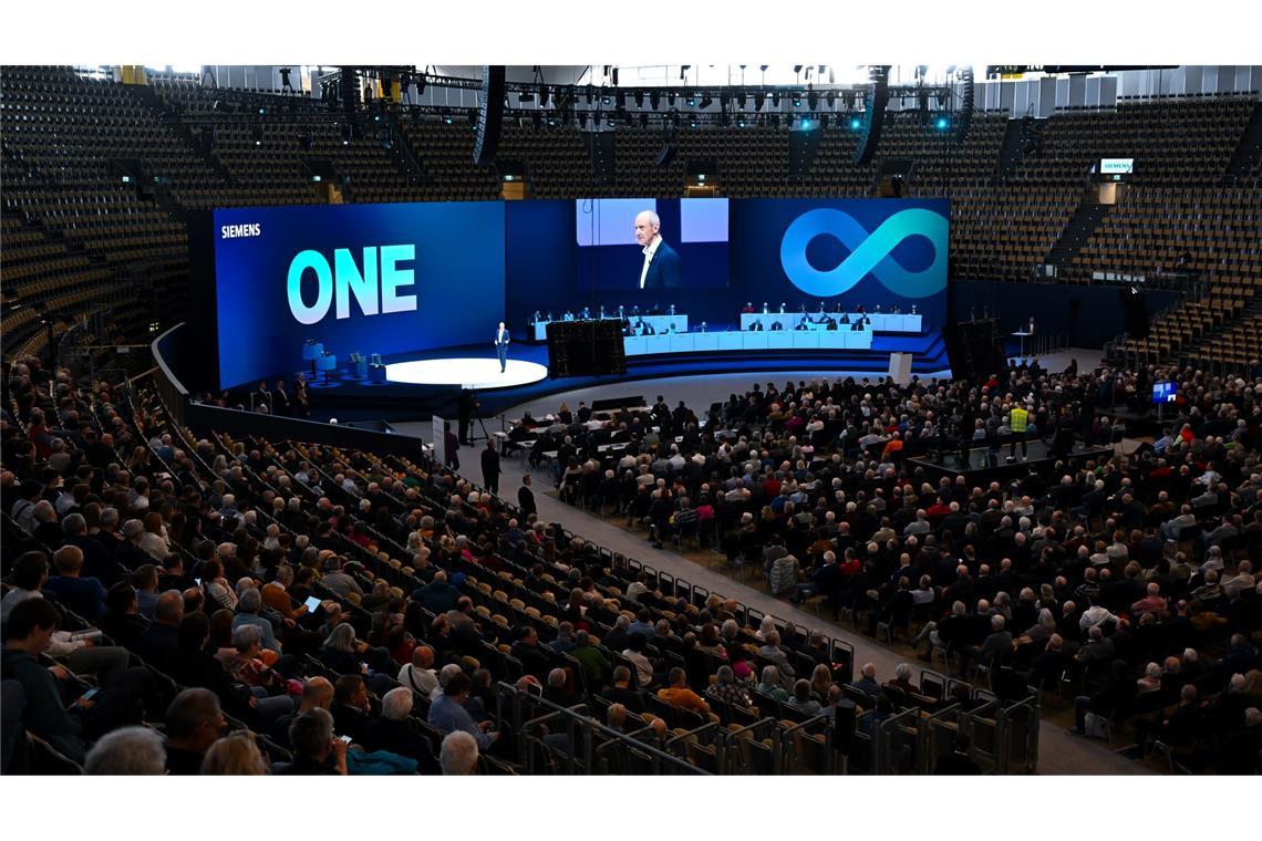 Bei der Hauptversammlung bekam die Siemens-Spitze Applaus der Aktionäre.