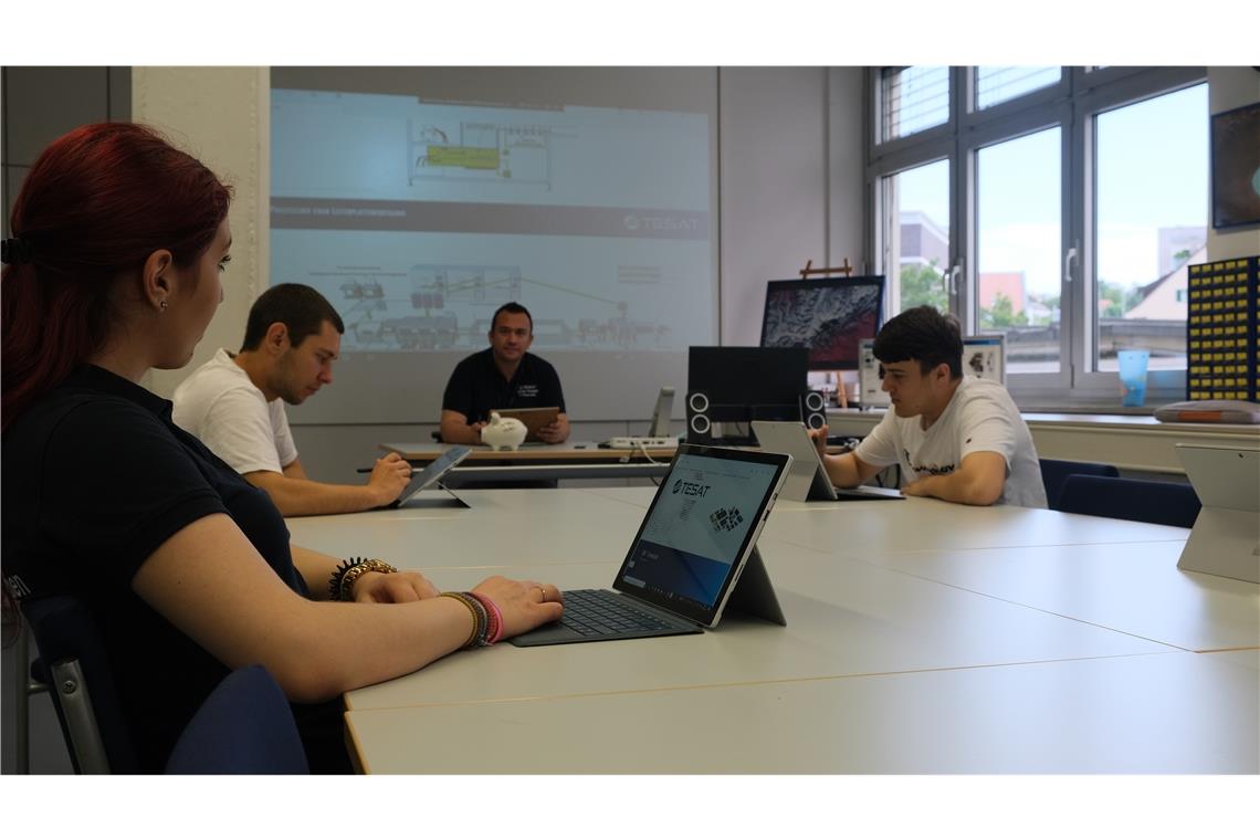 Ausbildungssituation im Rems-Murr-Kreis stabilisiert sich Bei der „modernen Ausbildung“ bei Tesat in Backnang. Foto: Tesat