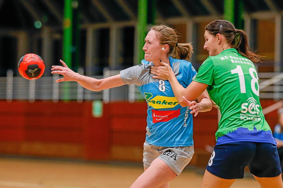 Bei der SG Weissach im Tal ist die 28-Jährige seit vielen Jahren sowohl als Spielerin der Frauenmannschaft wie auch als Trainerin der Handballminis am Ball. Foto: A. Becher