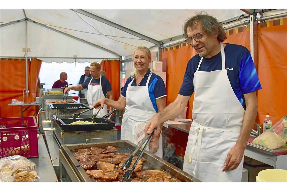 Bei der SG Weissach wird fleißig gschafft. Tälestreff in Unterweissach, Weissach...