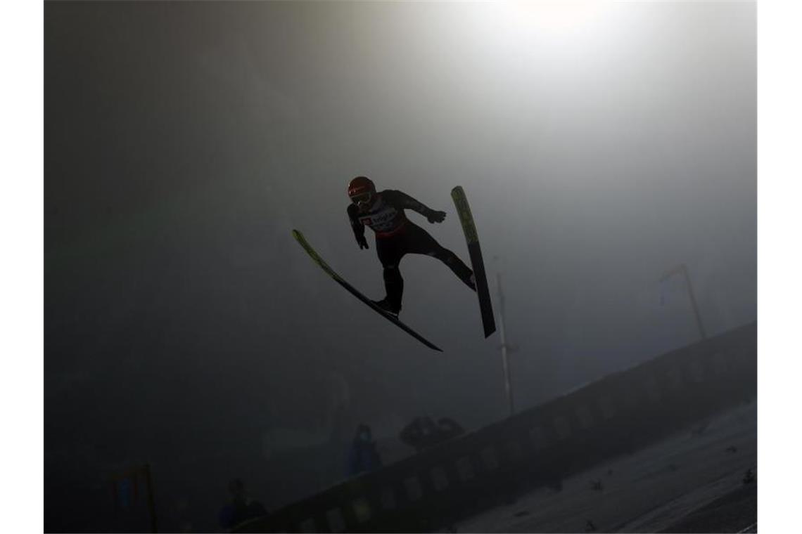 Das bringt der Wintersport am Freitag Bei der Skiflug-WM in Planica greift Markus Eisenbichler nach Gold. Foto: Darko Bandic/AP/dpa
