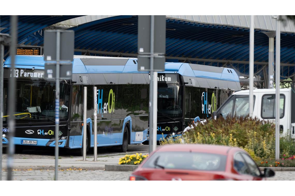 Wo ist Fabian? Angestrengte Suche nach Achtjährigem Bei der Suche prüft die Polizei auch Videoaufnahmen aus Bussen.