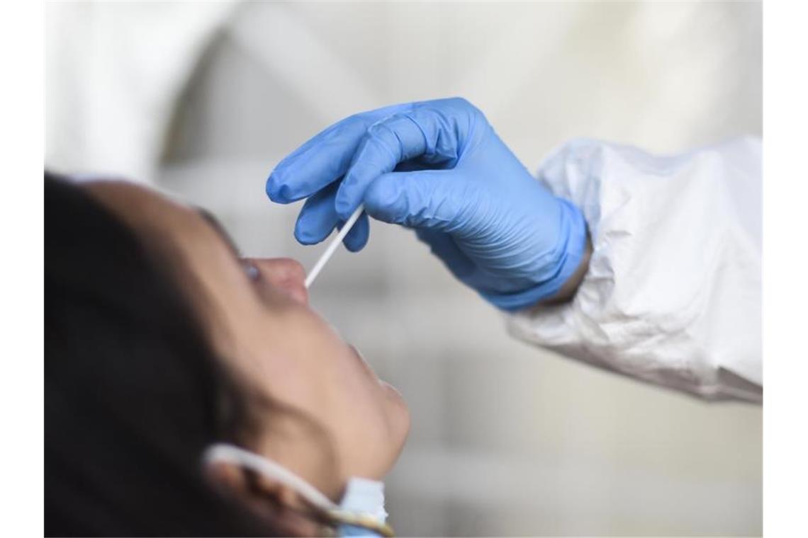 Probleme bei Übermittlung von Corona-Fallzahlen Bei der von Gesundheitsämtern genutzten Software zur Meldung von Corona-Fällen sind nach Angaben des Robert Koch-Instituts (RKI) Verbesserungen erforderlich. Foto: Kira Hofmann/dpa-Zentralbild/dpa