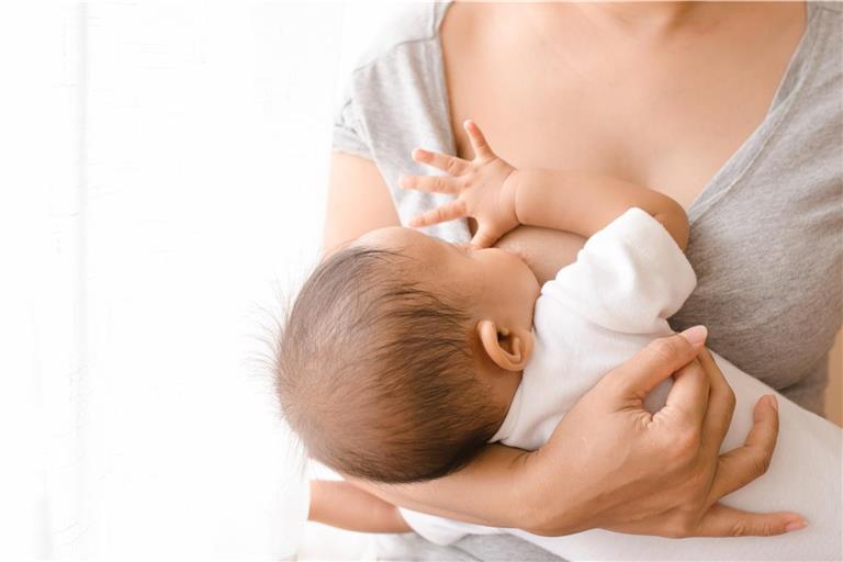 Bei der Weltstillwoche 2025 geht es vor allem um eins: die freie Entscheidung der Mutter. Foto: Adobe Stock/HillLander
