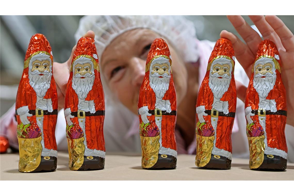 Bei der Wergona Schokoladen GmbH in Wernigerode sind die Vorbereitungen auf das Weihnachtsgeschäft in vollem Gange.