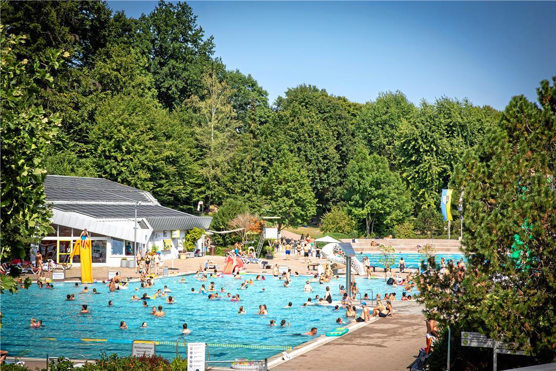 Bei dieser Hitze nichts wie ab ins Freibad. Symbolfoto: Alexander Becher