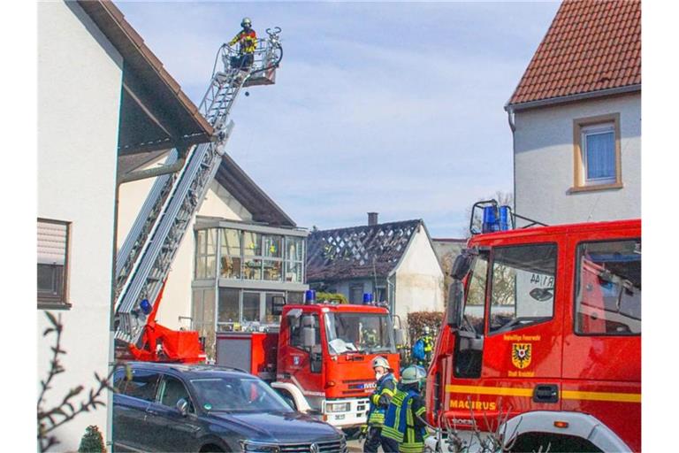 Bei einem Brand sind eine Mutter und ihre drei Kinder ums Leben gekommen. Foto: Einsatz-Report24/dpa