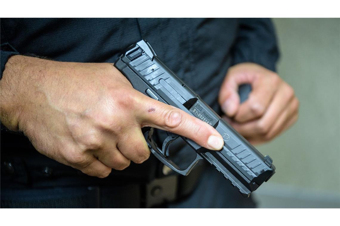 Bei einem größeren Einsatz in München ist mindestens ein Polizeischuss gefallen. (Symbolbild)