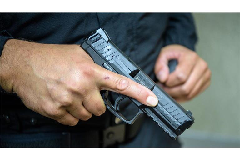 Bei einem größeren Einsatz in München ist mindestens ein Polizeischuss gefallen. (Symbolbild)