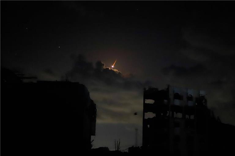 Bei einem iranischen Raketenangriff auf Israel am frühen Abend sind mehr als 40 Menschen verletzt worden.(Archivbild).