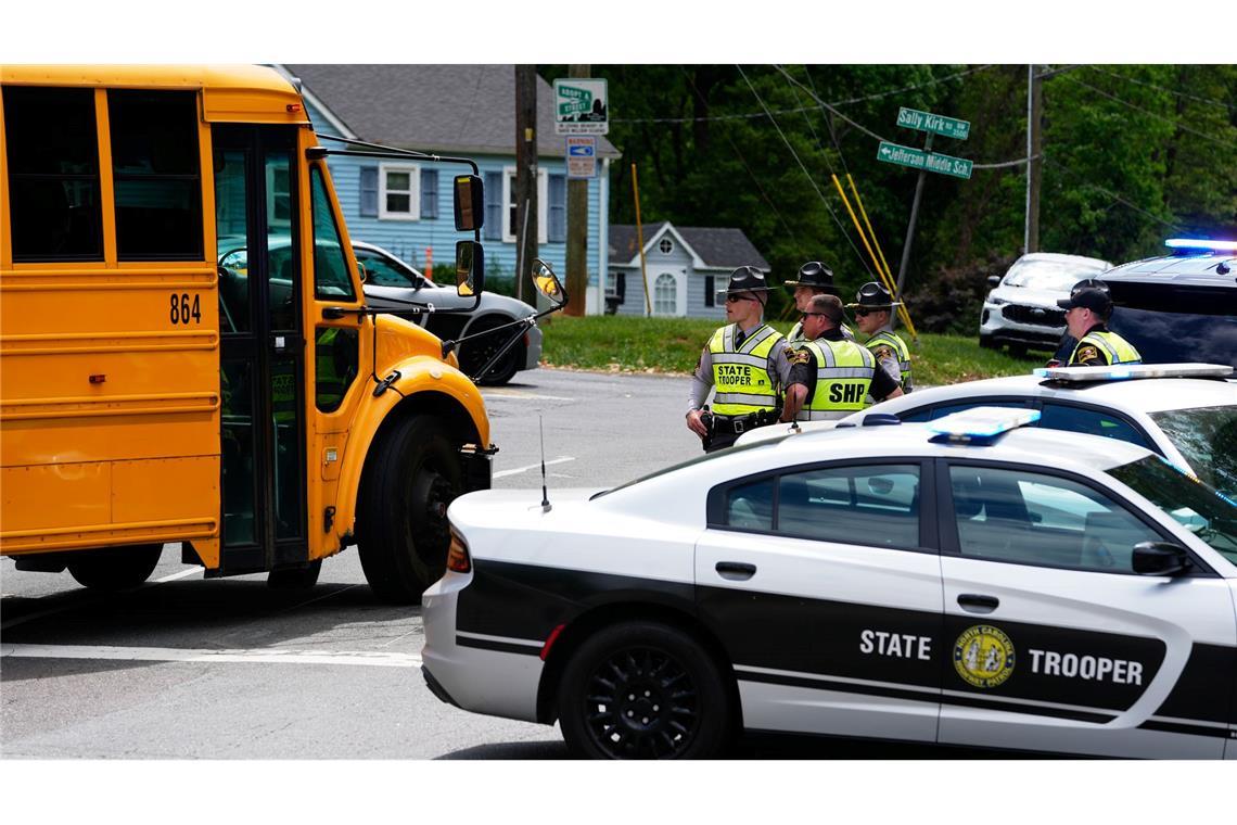 Bei einem Schusswechsel in einem Park in North Carolina sind zwei Jugendliche getötet und fünf weitere verletzt worden.