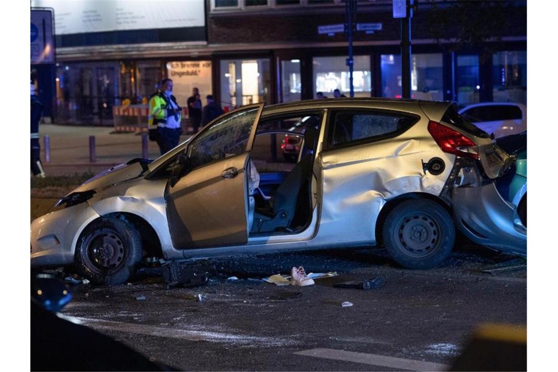 Mutmaßlicher Ku'damm-Raser verhaftet Bei einem schweren Unfall auf dem Berliner Ku'damm wurden zwei Frauen schwer verletzt. Foto: Paul Zinken/dpa