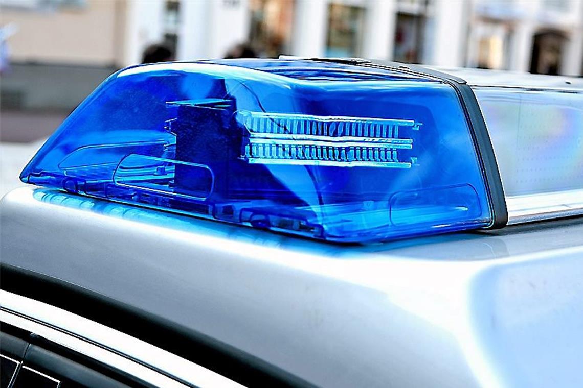 Motorradfahrer wird schwer verletzt Bei einem Unfall am Sonntagabend ist ein Motorradfahrer so schwer verletzt worden, dass er in eine Klinik eingeliefert werden musste. Symbolfoto: stock.adobe/Goss Vitalij -