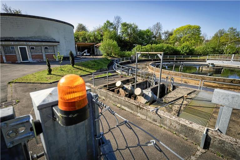 Bei einer Erweiterung der Anlage müsste voraussichtlich ein zweites Klärbecken her. Foto: Alexander Becher