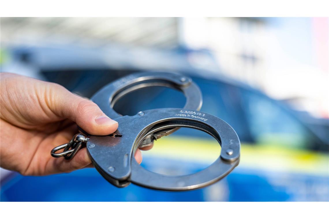 Bei einer Kontrolle wurde der Mann festgenommen. (Symbolbild)