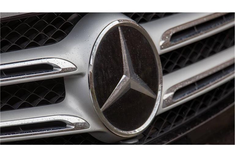 Bei einigen der größten börsennotierten Unternehmen, wie Mercedes Benz, ging der Umsatz zurück (Archivbild).