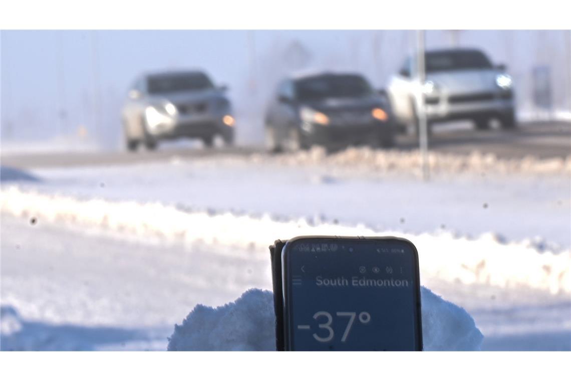 Bei eisigen Temperaturen kann das Akku des Handys schon mal den Geist aufgeben.