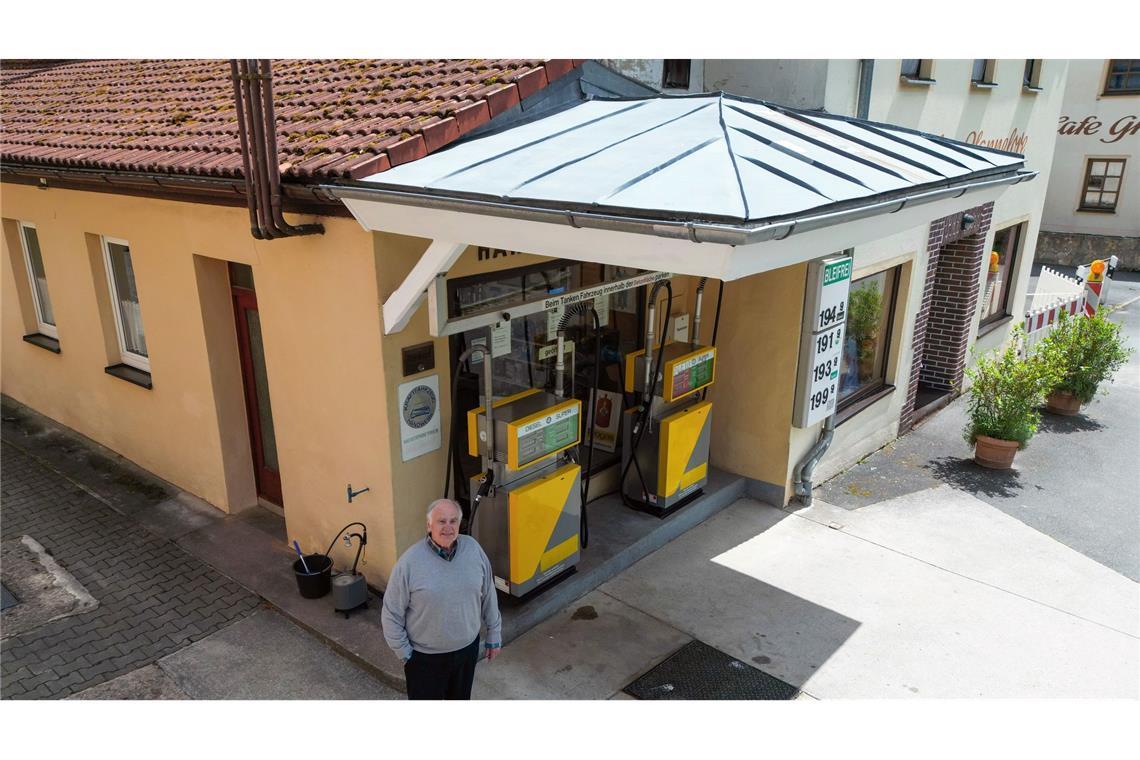 Bei Herbert Brendels Tankstelle wird der Spritpreis nur alle zwei Wochen angepasst.