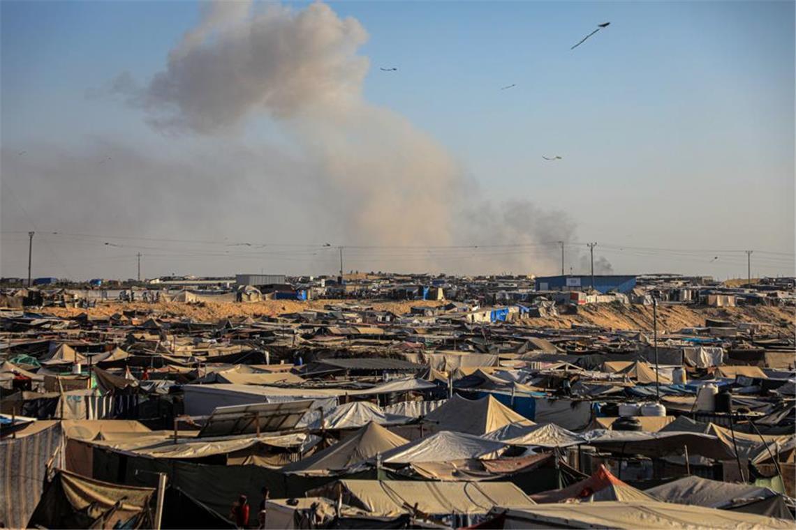 Netanjahu warnt Einwohner der Stadt Gaza: „verschwinden Sie" Bei israelischen Luftangriffen auf zwei Häuser im südlichen Gazastreifen sind nach Angaben einer örtlichen Klinik 18 Menschen ums Leben gekommen. (Archivbild)