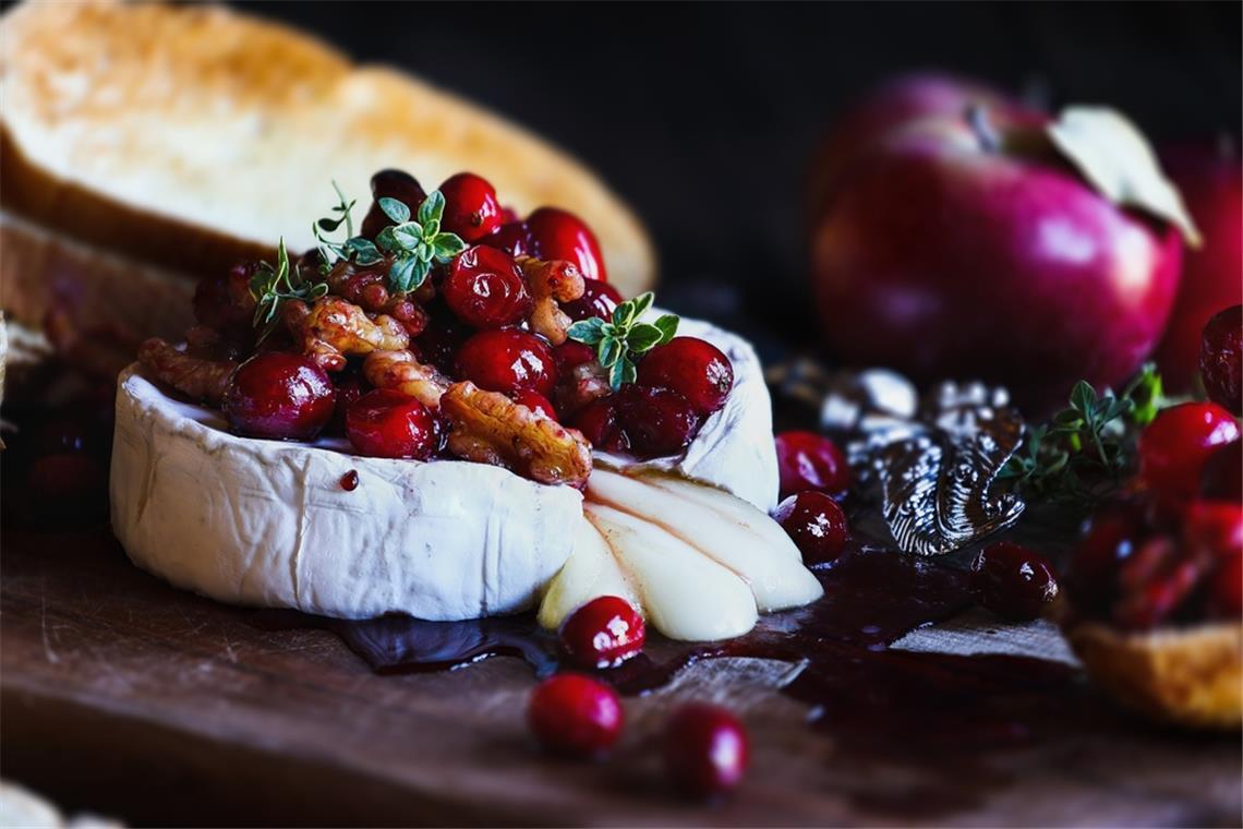Bei "Kaffee oder Tee" gibt es heute einen Ofenkäse mit Apfel und Cranberry. (Symbolbild)