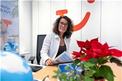 Bei Karin Klenhart im Reisecenter im Biegel werden aktuell viele Reisen gebucht. Foto: Alexander Becher