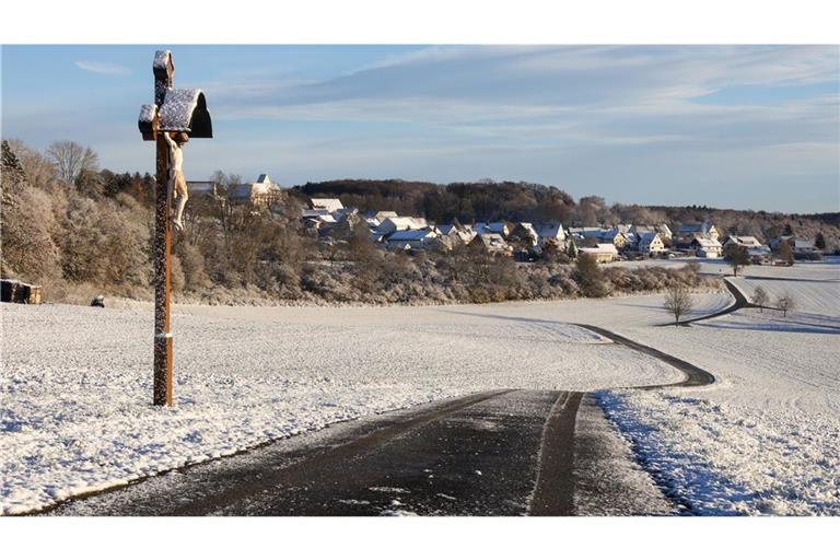 Bei Langenenenslingen (Landkreis Biberach) liegt bereits Schnee. An vielen Orten auf der Schwäbischen Alb hat es in dieser Woche erstmals geschneit.
