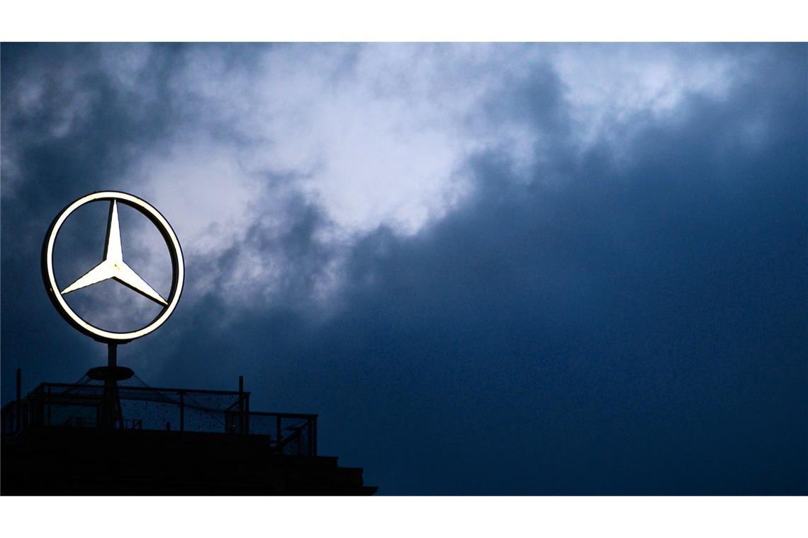 Bei Mercedes-Benz stehen viele Beschäftigte vor einer ungewissen Zukunft. Der „Job-Kompass“ soll ihnen helfen, eine neue Aufgabe zu finden.