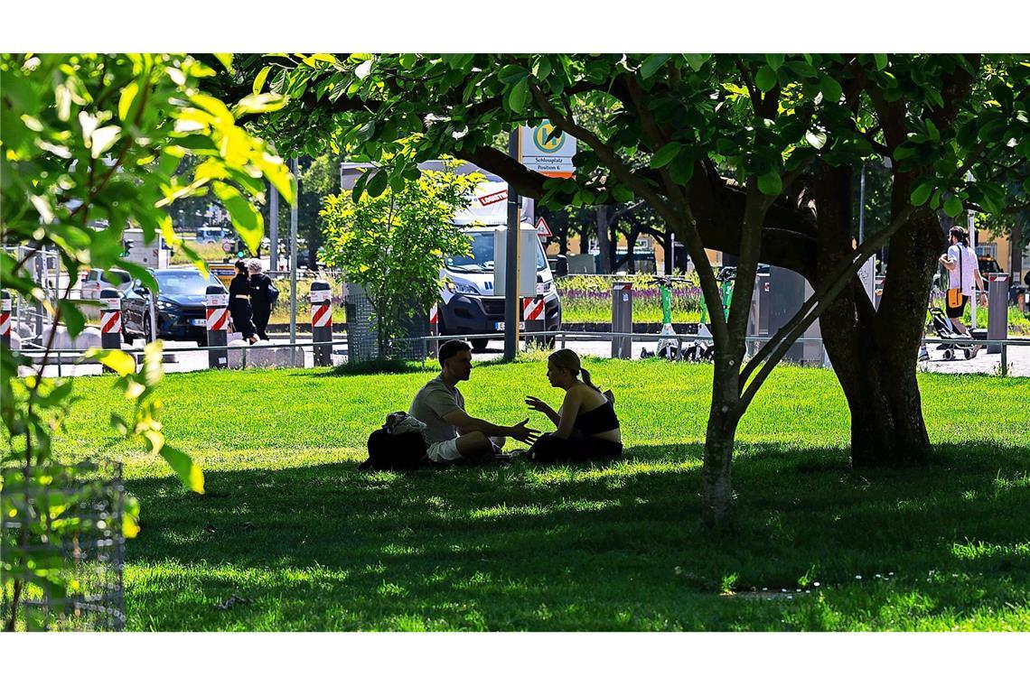 Bei Temperaturen weit über 30 Grad gibt es auch in den kommenden Tagen kaum Abkühlung.