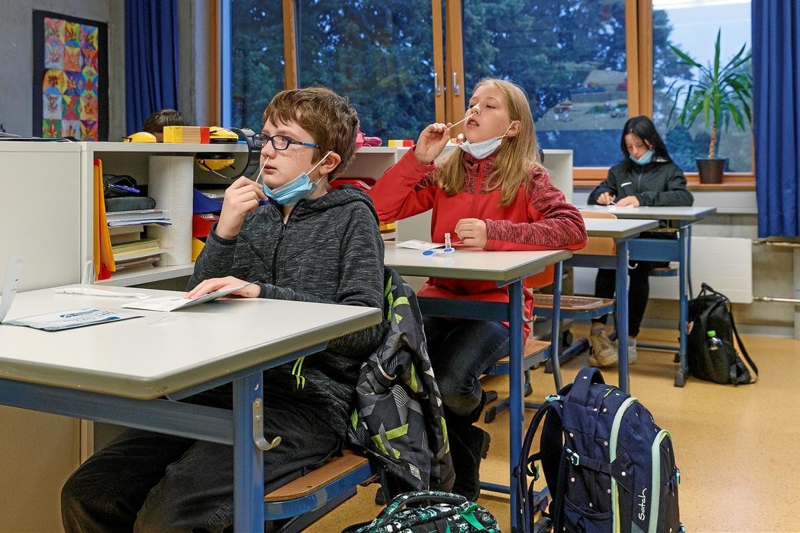 Bei Testen sind die Schüler mittlerweile Profis, auch wenn es immer wieder andere Tests mit verschiedenen Anwendungen gibt. Foto: J. Fiedler