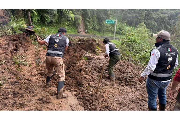 Bei Überschwemmungen und Erdrutschen in Mexiko sind offiziellen Angaben zufolge mehrere Menschen ums Leben gekommen. (Handout)