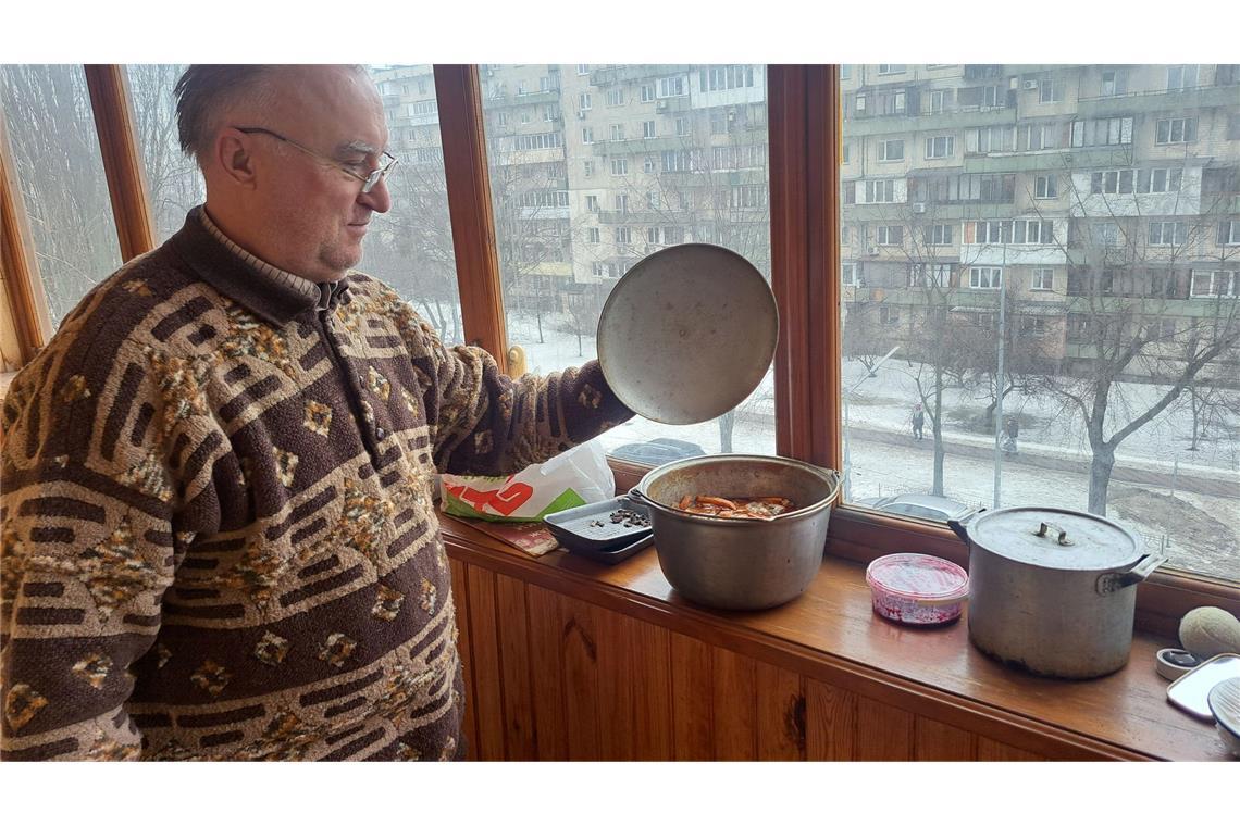 Bei winterlichen Temperaturen werden die in ukrainischen Städten üblichen verglasten Balkons zu Kühlschränken. (Archivbild)