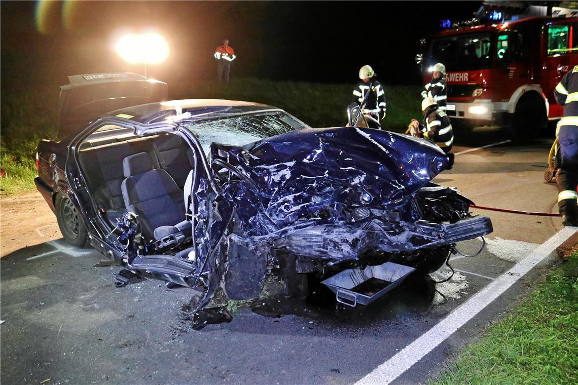 Beide Autos sind bei der Kollision schwer beschädigt worden. Foto: 7aktuell.de/Kevin Lermer