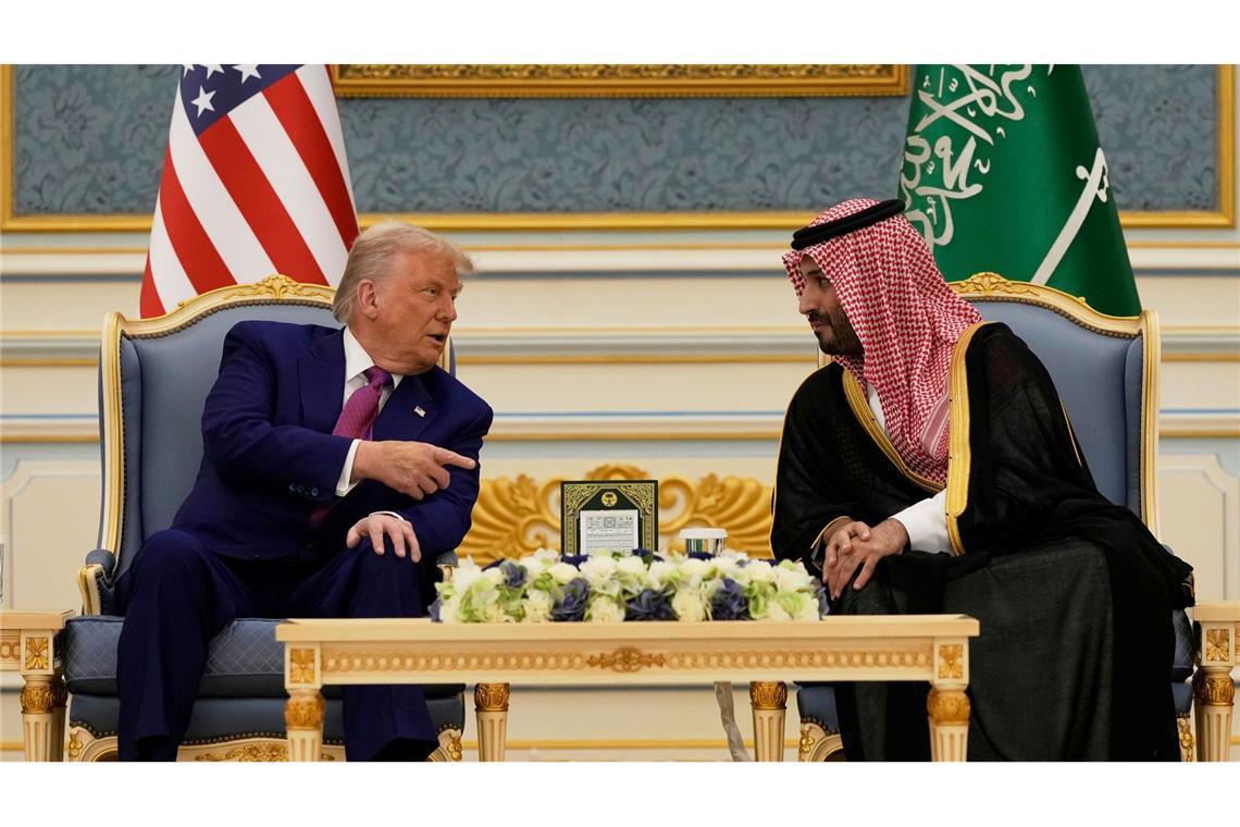 Deals, Deals, Deals: Trump im Nahen Osten Beide Männer haben Geschäfte im Sinn und sind von Skandalen umwoben.