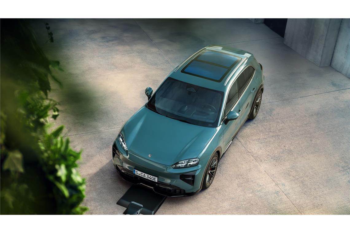 Beide Varianten können erstmals induktiv laden. Das Feature ist allerdings nicht serienmäßig und muss extra dazu bestellt werden.