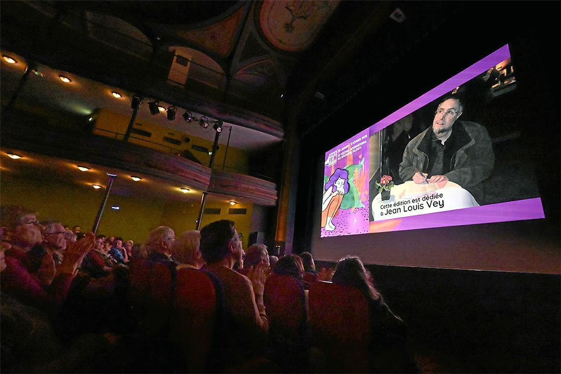 Beim Auftakt des Filmfestivals wurde dessen Gründer Jean Louis Vey gewürdigt. Die diesjährige Auflage war ihm gewidmet. Fotos: MJC d’Annonay