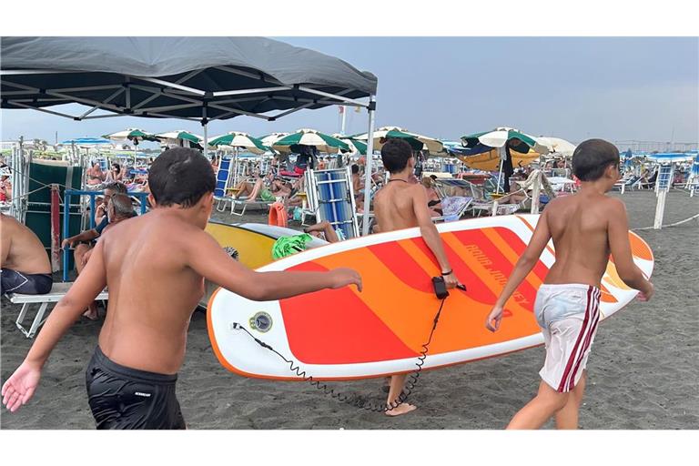 Beim Buddeln im Sand kommt ein 17-jähriger Junge an einem italienischen Strand ums Leben. (Archivbild)