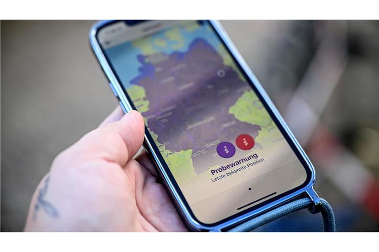 Beim bundesweiten Probealarm wird ganz Deutschland als Gefahrengebiet in der Katwarn-App angezeigt.
