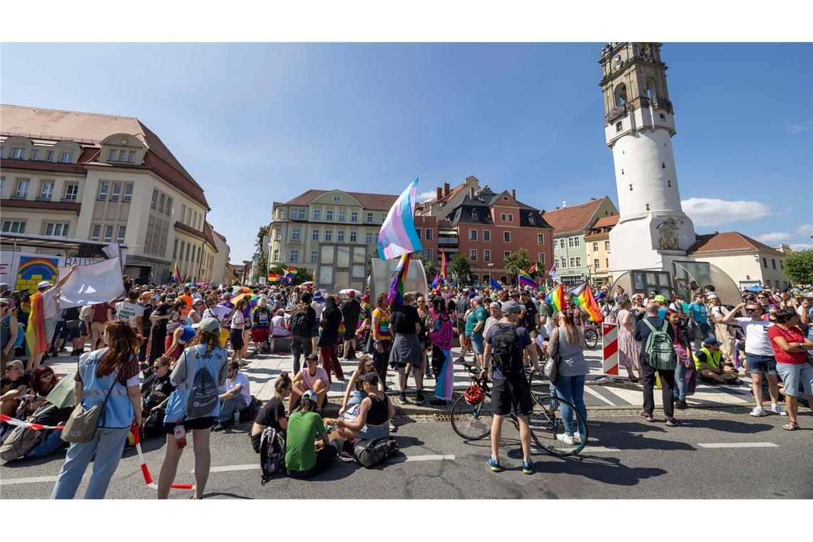 Queere Community feiert CSD in Bautzen - Gegenproteste