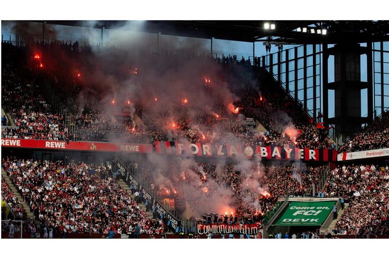 Beim Derby zwischen dem 1. FC Köln und Bayer Leverkusen am Sonntag kam es zu schweren Ausschreitungen.