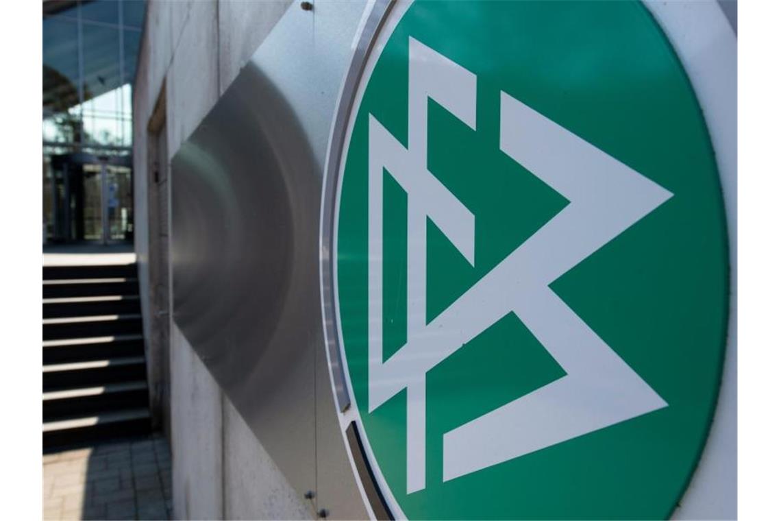 „Scheinvertrag“: Staatsanwaltschaft ermittelt gegen DFB Beim Deutschen Fußball-Bund gab es Durchsuchungen. Foto: Boris Roessler/dpa