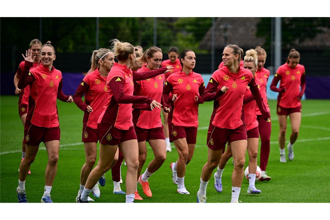 Beim DFB-Team herrscht vor dem Halbfinale gute Laune.